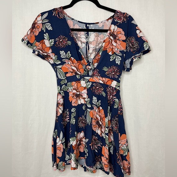 Lulus Dresses & Skirts - Lulu’s Floral Mini Dress Size S